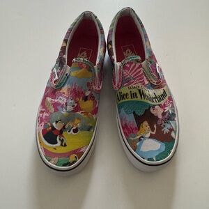 Vans Alice in Wonderland Slip-On Sneakers NWT Men’s 4.5 Women’s
